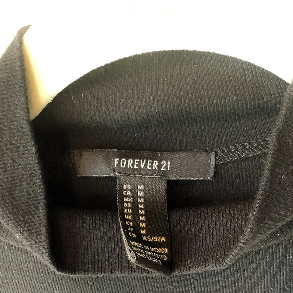 Forever 21 Women’s Black Cropped Knit Top Mock Neck Short Sleeve Size M - Picture 6 of 6